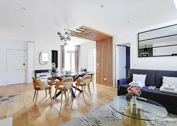 Chic & Confort Dans Le Quartier Anime Du Sentier Apartamento